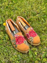 Load image into Gallery viewer, TimberLoafers
