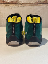 Load image into Gallery viewer, Air Zoom Flight ‘98 “The Glove”
