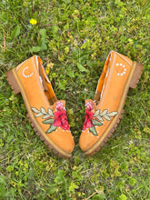 Load image into Gallery viewer, TimberLoafers
