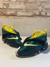 Load image into Gallery viewer, Air Zoom Flight ‘98 “The Glove”

